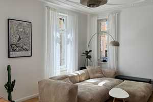 Renovierte Altbau 3-Zimmer-Wohnung mit Stuck, Fischgrätparkett & Balkon – Vogelsangstraße 18, 70176 Stuttgart – Vorschaubild 1
