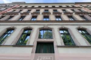 Wohnen am Schlossteich – attraktive 3-Zimmer-Wohnung mit großzügigem Balkon und Parkettfußboden
