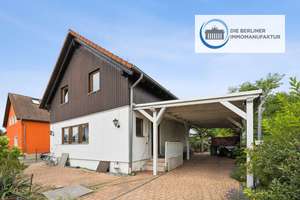 Haus zum Wohlfühlen mit Terrasse, Pool, Carport und großer Garten! – Die vollständige Adresse der Immobilie erhältst du vom Anbieter., 12623 Mahlsdorf, Berlin – Vorschaubild 1