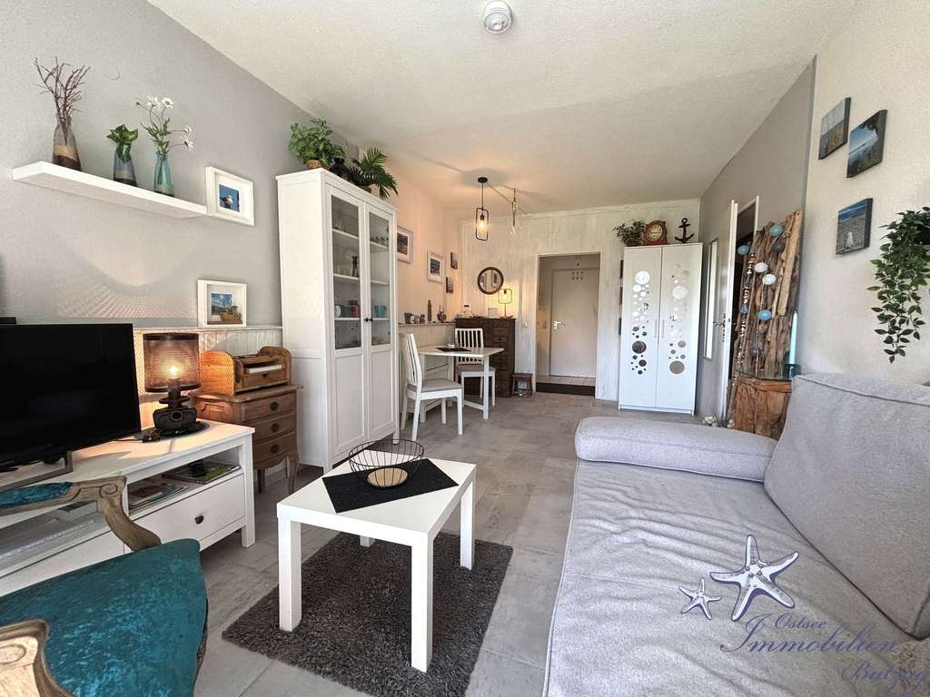 Immobilie in Schönberg (Holstein) - Ostseewind und Wohnkomfort: 1,5-Zimmer-Eigentumswohnung mit Balkon in Schönberg-Holm - Bild 2