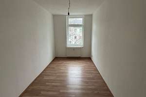 Vollvermietetes und großes MFH mit Balkonen und Stellplätzen in guter und ruhiger Lage! – Die vollständige Adresse der Immobilie erhältst du vom Anbieter., 9130 Sonnenberg, Chemnitz – Vorschaubild 4