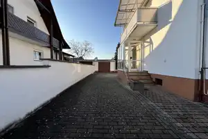 Platz für die Familie oder als Generationenhaus: Vielseitige DHH mit großem Grundstück in Linkenheim – Karlsruhe (Kreis) – Vorschaubild 3