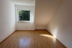 Doppelhaushälfte mit großem Wohn-/Essbereich inkl. Kamin, kl. Garten, Balkon und ausg. Dachgeschoss – Die vollständige Adresse der Immobilie erhältst du vom Anbieter., 45259 Heisingen, Essen – Vorschaubild 16