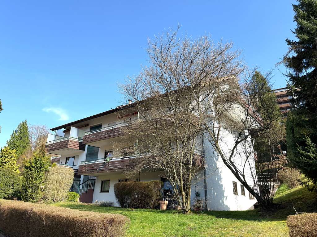 Immobilie in Bad Herrenalb - Appartement im Dach mit herrlichem Weitblick über die Kurstadt! - Bild 2