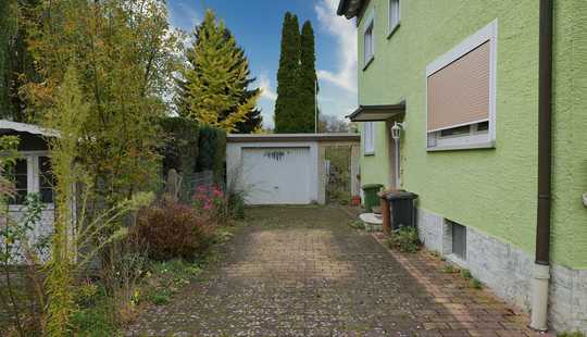 Bild von "2 - Familienhaus mit großem Grundstück und Entwicklungspotenzial"