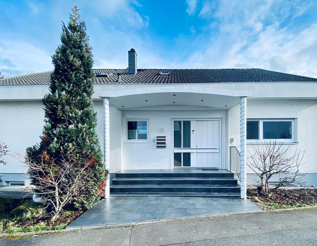 Einmalige Chance: privates Bieterverfahren fürTraumvilla in Bestlage mit uneinsehbarem Garten