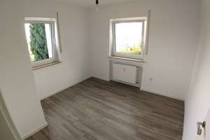 Helle 3-Zimmer-Wohnung mit Tageslichtbad, Terrasse und Weitblick über den Stuttgarter Talkessel – Plettenbergstr. 30, 70186 Gaisburg, Stuttgart – Vorschaubild 8
