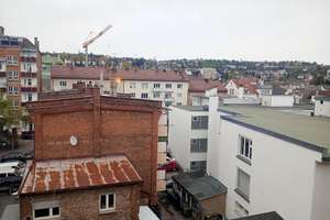 Unverbauter Blick ringsherum über Stuttgart. Sonnige, ruhige Wohnung. – Rosenbergstraße 56, 70176 Rosenberg, Stuttgart – Vorschaubild 5