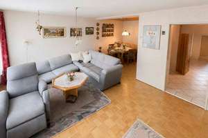 Nicht in Ulm, aber um Ulm herum: Schönes Reihenmittelhaus inmitten von Pfuhl – Die vollständige Adresse der Immobilie erhältst du vom Anbieter., 89233 Neu-Ulm – Vorschaubild 2