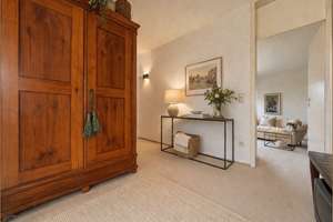 Privates Wohnglück im Herzogpark – großzügige 4-Zimmer-Gartenwohnung in einzigartiger Bachlage! – Mauerkircherstraße 193, 81925 Herzogpark, München – Vorschaubild 2