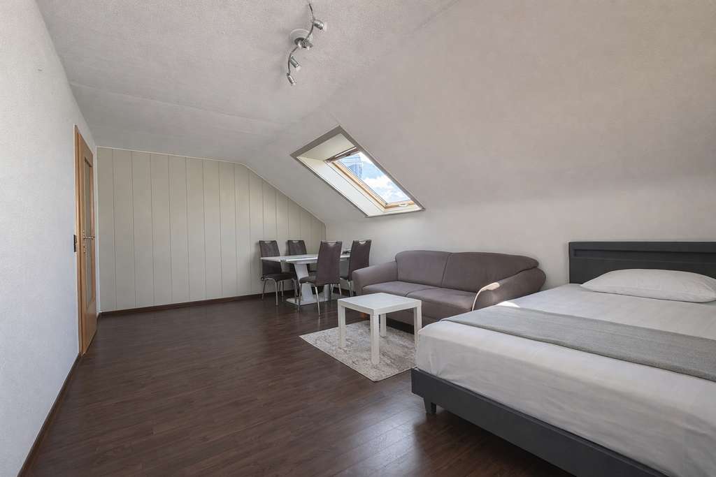 Immobilie in Pleidelsheim - *Gemütliche Dachgeschosswohnung mit eigenem Garten & Stellplatz* - Bild 2