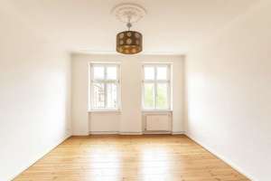 Berlin-Kreuzberg: Sonnige Altbauwohnung mit Grünblick in Top-Kiezlage