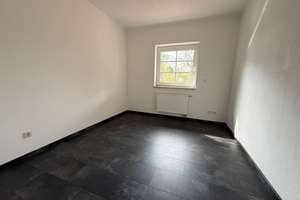 Vielseitiges Wohnjuwel: Haus mit zwei Einliegerwohnungen, Vollkeller & geräumiger Doppelgarage & Ca – Die vollständige Adresse der Immobilie erhältst du vom Anbieter., 38446 Reislingen, Wolfsburg – Vorschaubild 20