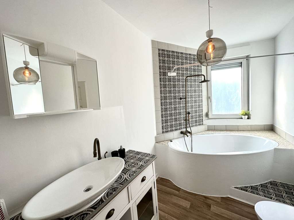 Immobilie in Linz am Rhein - Vermietetes EFH mit Garage - direkt in der Innenstadt! - Bild 1