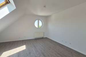 Dachgeschoss-Wohnung auf 2 Ebenen** 4 Zimmer + 2 Bäder + viel Platz – Gisperslebener Straße 41, 99089 Ilversgehofen, Erfurt – Vorschaubild 9