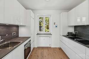 München-Hadern: Neuwertige 3,5 Zimmer-Wohnung mit zwei Balkonen, Garten & Wärmepumpe. – Die vollständige Adresse der Immobilie erhältst du vom Anbieter., 80689 Blumenau, München – Vorschaubild 5