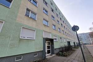 Südbalkon inklusive - drei Zimmer, Küche, Bad! – Arnold-Zweig-Str. 45, 39120 Leipziger Straße, Magdeburg – Vorschaubild 1