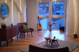 Exklusive Dachgeschoss-Maisonette-Wohnung mit großer Dachterrasse zu vermieten