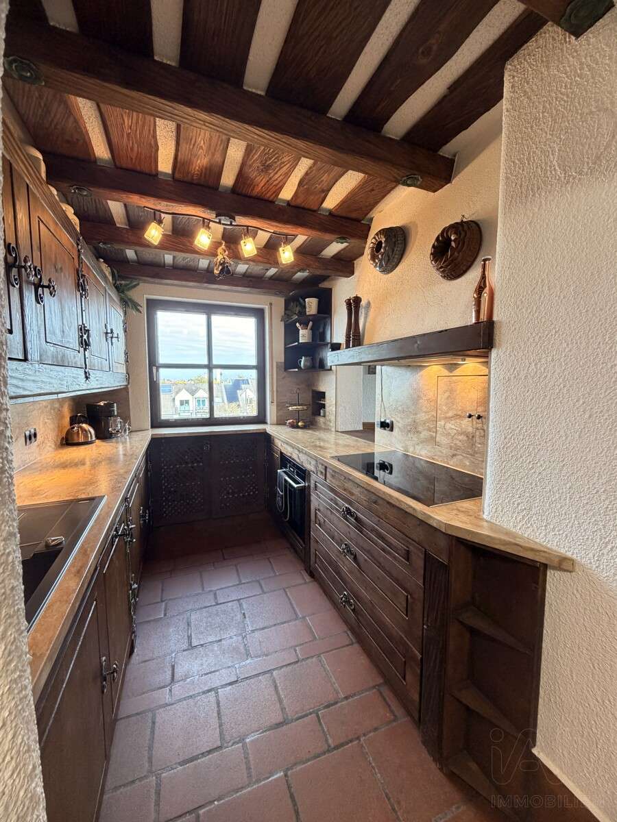 Immobilie in Kirchheim bei München - Schlossburg-Charakter trifft mediterranes Wohngefühl – außergewöhnliche Maisonette auf zwei Ebenen - Bild 8