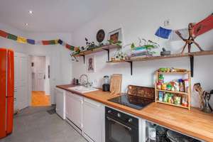 Zu Verkaufen! Top gepflegte 2-Zimmer-Altbau-Wohnung mit Balkon & Einbauküche im Samariterviertel! – Dolziger Straße 14, 10247 Friedrichshain, Berlin – Vorschaubild 9