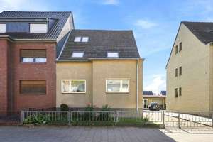 Charakter trifft Zukunft – DHH mit großem Garten – 50769 Worringen, Köln – Vorschaubild 2