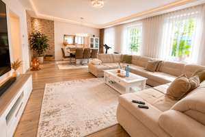 Exklusive Familienresidenz mit Balkon und großzügigem Gartenparadies in Reinickendorf – Die vollständige Adresse der Immobilie erhältst du vom Anbieter., 13409 Reinickendorf (Ortsteil), Berlin – Vorschaubild 1
