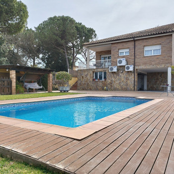 VERKAUF EINES CHALETS MIT POOL IN RIUDELLOTS DE LA SELVA, GEBIET MAS JOALS