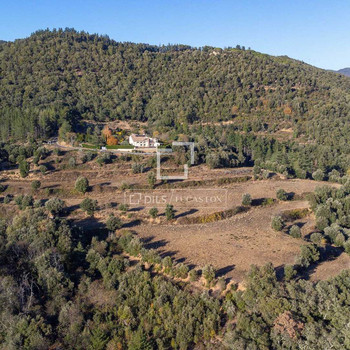 Großes rustikales Anwesen mit 71 Hektar Land und einem vollständig restaurierten Bauernhaus mit Gart