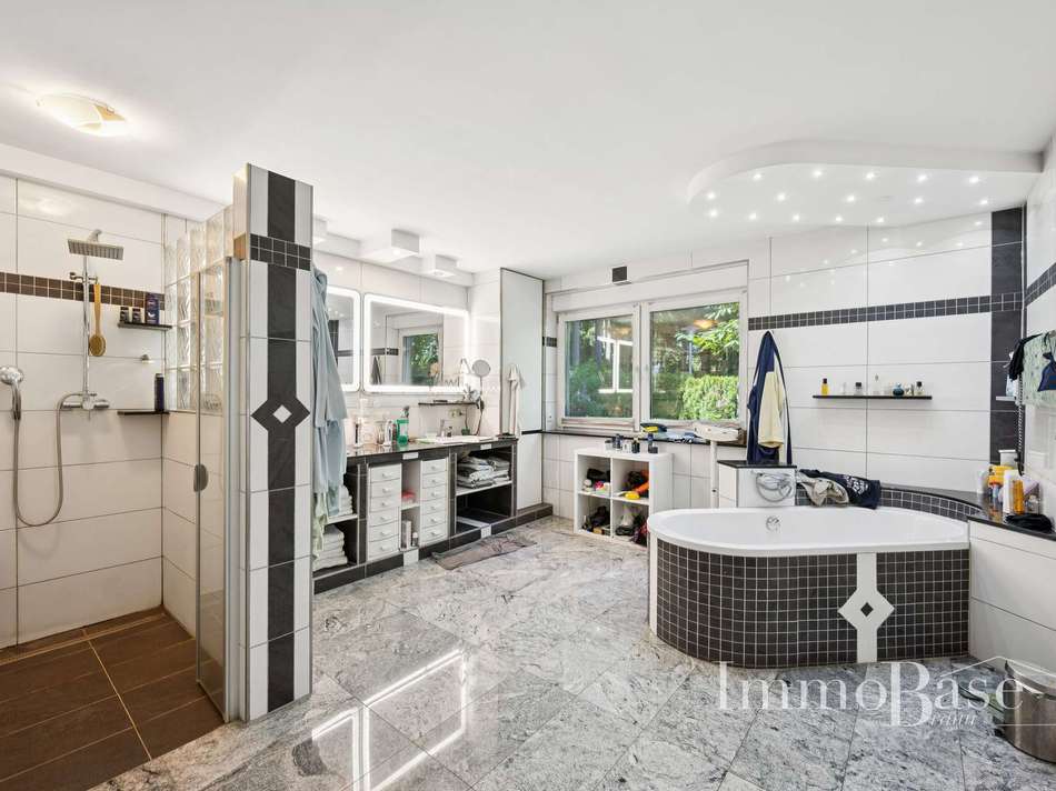 Badezimmer EG