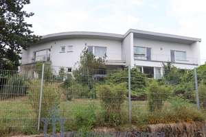 Großzügiges Villenanwesen im Bauhausstil – Die vollständige Adresse der Immobilie erhältst du vom Anbieter., 66130 Güdingen, Saarbrücken – Vorschaubild 2