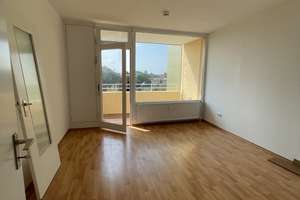 Stilvolle, modernisierte 2-Raum-Wohnung mit Balkon in Braunschweig – Cellerstraße 24, 38114 Westliches Ringgebiet, Braunschweig – Vorschaubild 2