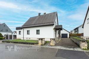 Großes Einfamilienhaus mit schönem Garten und 2 Garagen – Die vollständige Adresse der Immobilie erhältst du vom Anbieter., 72766 Sondelfingen, Reutlingen – Vorschaubild 4