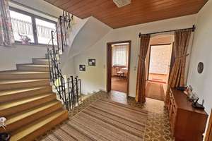 Einfamilienhaus mit Keller in ruhiger Lage – Die vollständige Adresse der Immobilie erhältst du vom Anbieter., 94486 Osterhofen – Vorschaubild 4