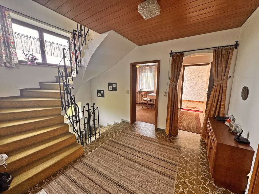 Immobilie in Osterhofen - Einfamilienhaus mit Keller in ruhiger Lage - Bild 3