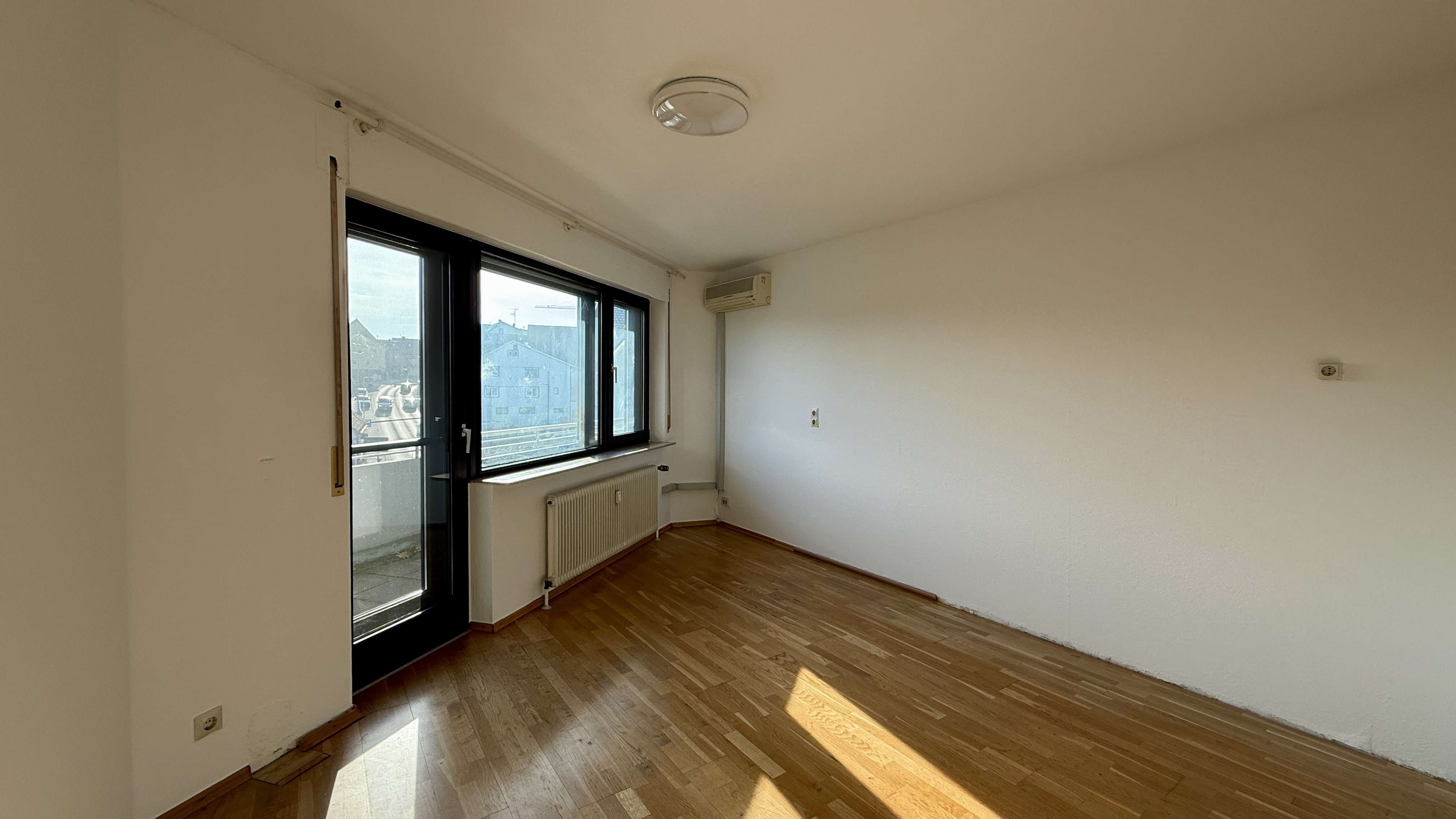 Immobilie in Ingersheim - Großzügige 4,5 Zimmer Wohnung im Herzen von Ingersheim - Bild 3