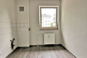 Frisch renovierte 3-Zi.-Whg. mit neuem Boden und sonnigem Balkon – Rudolfstr. 76, 42285 Barmen, Wuppertal – Vorschaubild 6