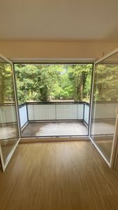 Attraktive 2-Zimmer-Wohnung mit Balkon und Parkblick