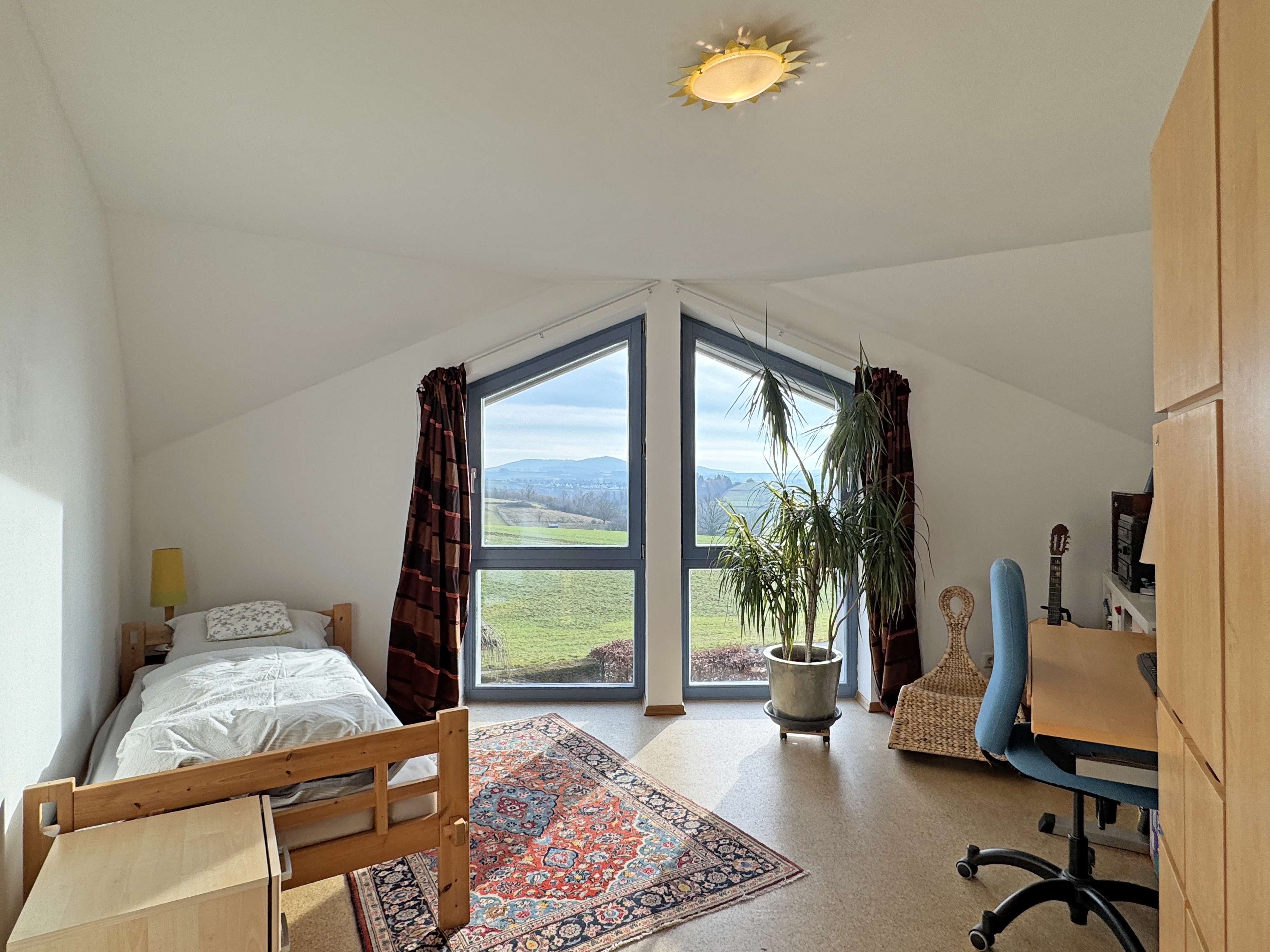 Immobilie in Untersiemau - Ein Architektur-Unikat: Individuelles Passivhaus mit ikonischem Sechseck-Dach - Bild 7