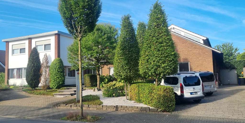 Immobilie in Südlohn - Attraktives Wohn- und Geschäftshaus mit Büro & zwei Wohneinheiten in Südlohn-Oeding! - Bild 1