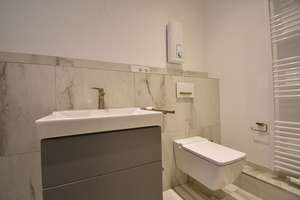 ERSTBEZUG in OBK! Moderne 2-Zi-Whg mit Atlbaucharme – Drakestraße 1, 40545 Oberkassel, Düsseldorf – Vorschaubild 4