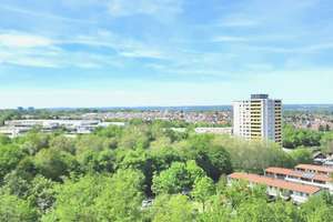 RT-Sondelf.-Kinderfreundliche 4-5 Zi.-Whg. mit toller Aussicht ins Grüne, 2 Balkone, Aufzug+Garage.. – Die vollständige Adresse der Immobilie erhältst du vom Anbieter., 72766 Sondelfingen, Reutlingen – Vorschaubild 3