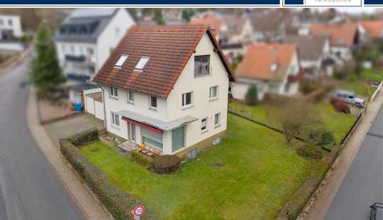 Bild von Charmantes Zweifamilienhaus mit Potenzial und Blick nach Frankfurt