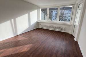 Wir suchen Sie - Anschauen Einziehen -  3 Zi.-Whng. mit Balkon - Duisburg Rheinhausen – Brahmsstraße 12, 47226 Rheinhausen-Mitte, Duisburg – Vorschaubild 3