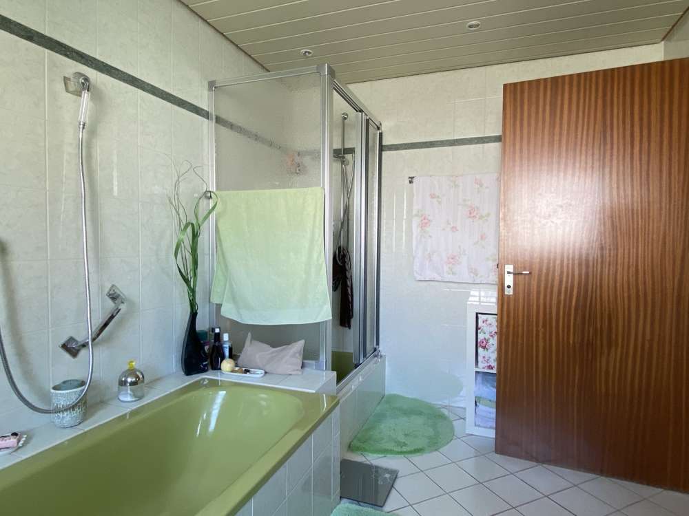 Immobilie in Rottweil - Gepflegtes Einfamilienhaus mit Einliegerwohnung in ruhiger Lage, mit Garten und Garage - Bild 16