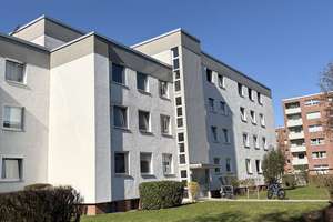 Zum Kauf: Charmante 3-Zimmerwohnung mit Balkon – Die vollständige Adresse der Immobilie erhältst du vom Anbieter., 30655 Groß-Buchholz, Hannover – Vorschaubild 2