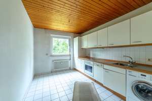 Helle 4-Zimmer-Wohnung mit West-Balkon und Garage in Reutlingen! – Die vollständige Adresse der Immobilie erhältst du vom Anbieter., 72762 Reutlingen-Mitte, Reutlingen – Vorschaubild 8