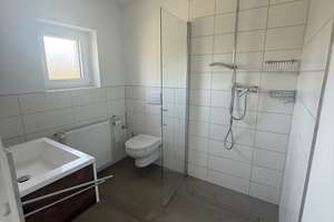Modernisiertes Haus mit fünf Zimmern in Duisburg – Die vollständige Adresse der Immobilie erhältst du vom Anbieter., 47249 Wanheim-Angerhausen, Duisburg – Vorschaubild 6