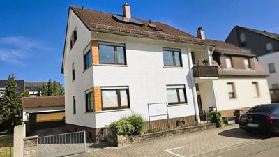 Wohn- & Geschäftshaus mit Garten, Dachterrasse & Doppelgarage - in Neureut