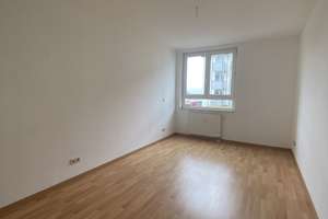 Balkon, Tiefgaragenstellplatz, Aufzug und frisch renoviert – 39120 Leipziger Straße, Magdeburg – Vorschaubild 3