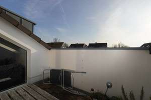 Helle Dachgeschosswohnung mit Sonnenloggia und TG-Stellplatz in Wiesbaden-Erbenheim – Die vollständige Adresse der Immobilie erhältst du vom Anbieter., 65205 Erbenheim, Wiesbaden – Vorschaubild 11